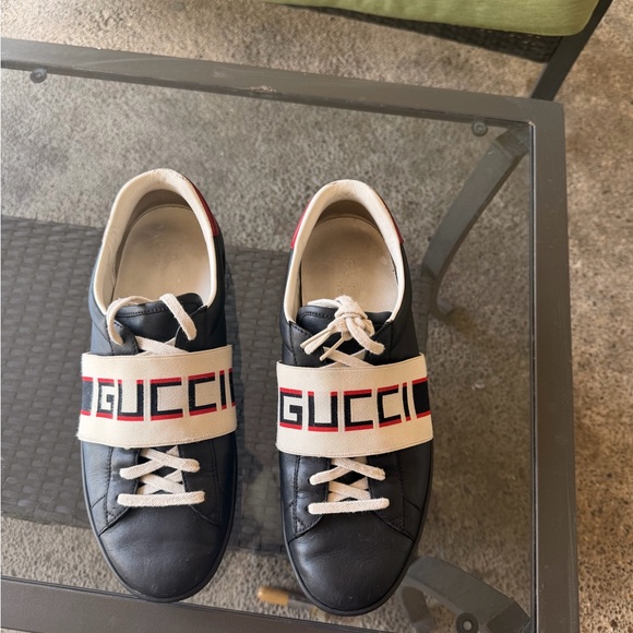 GucciBlack Sneakers with Red and White Accents